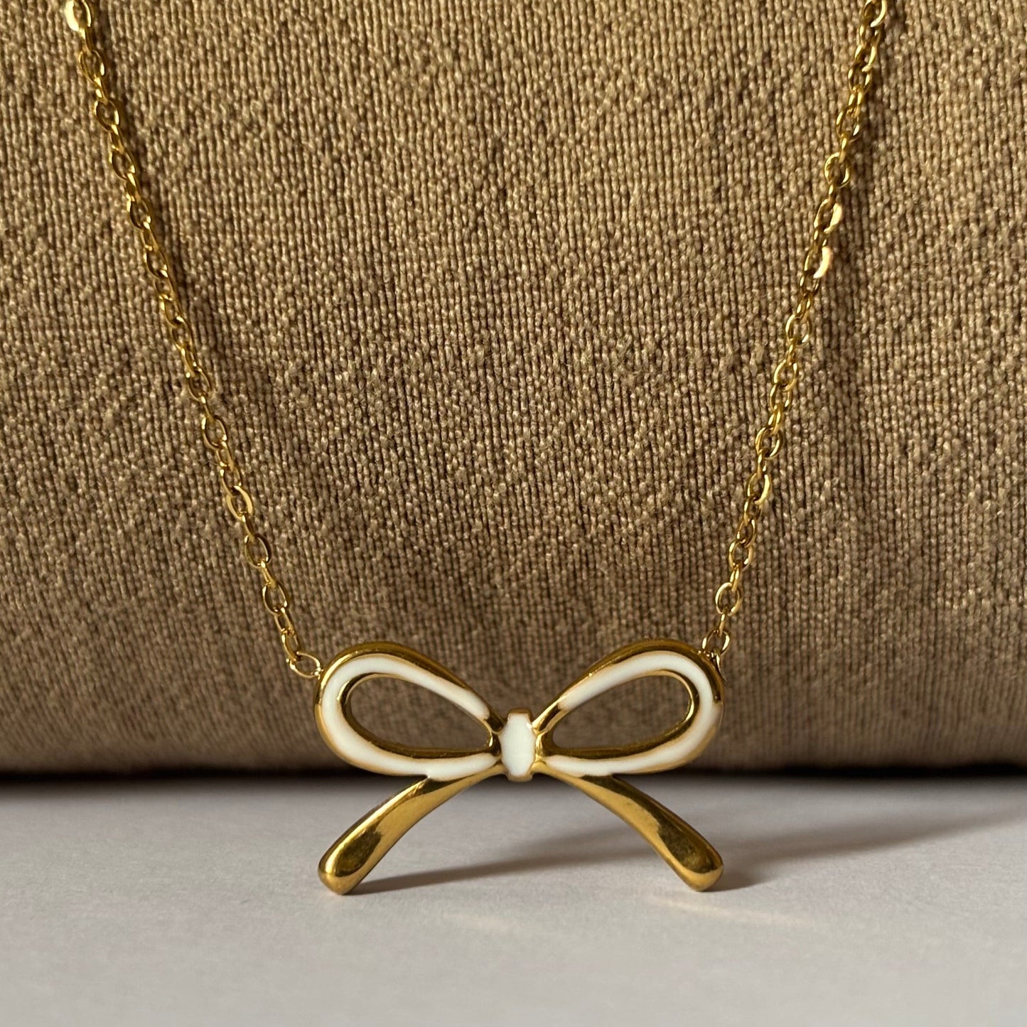 Bow Necklace